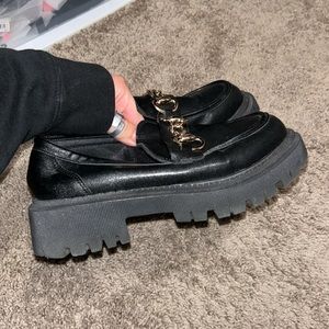 women’s black loafers size 6.5